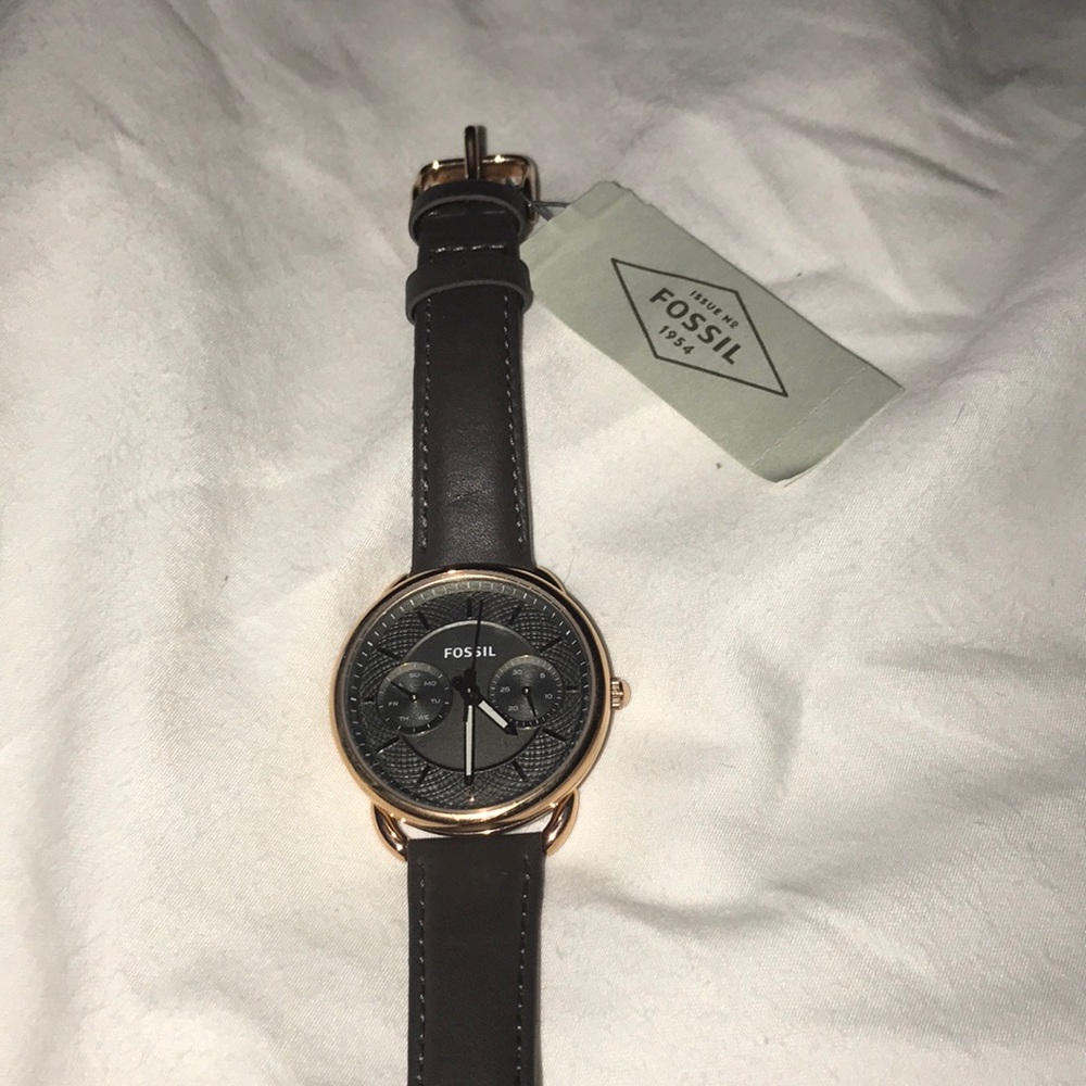 Brand New!! Brown fossil watch with gold rim